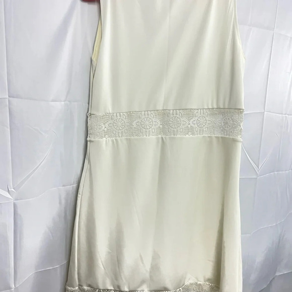 Pakula White lacy knee length dress size M - Picture 4 of 4